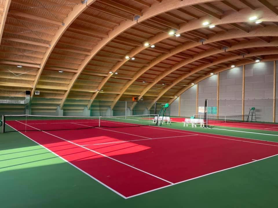 Hotel Buly Aréna Kravaře Esterno foto